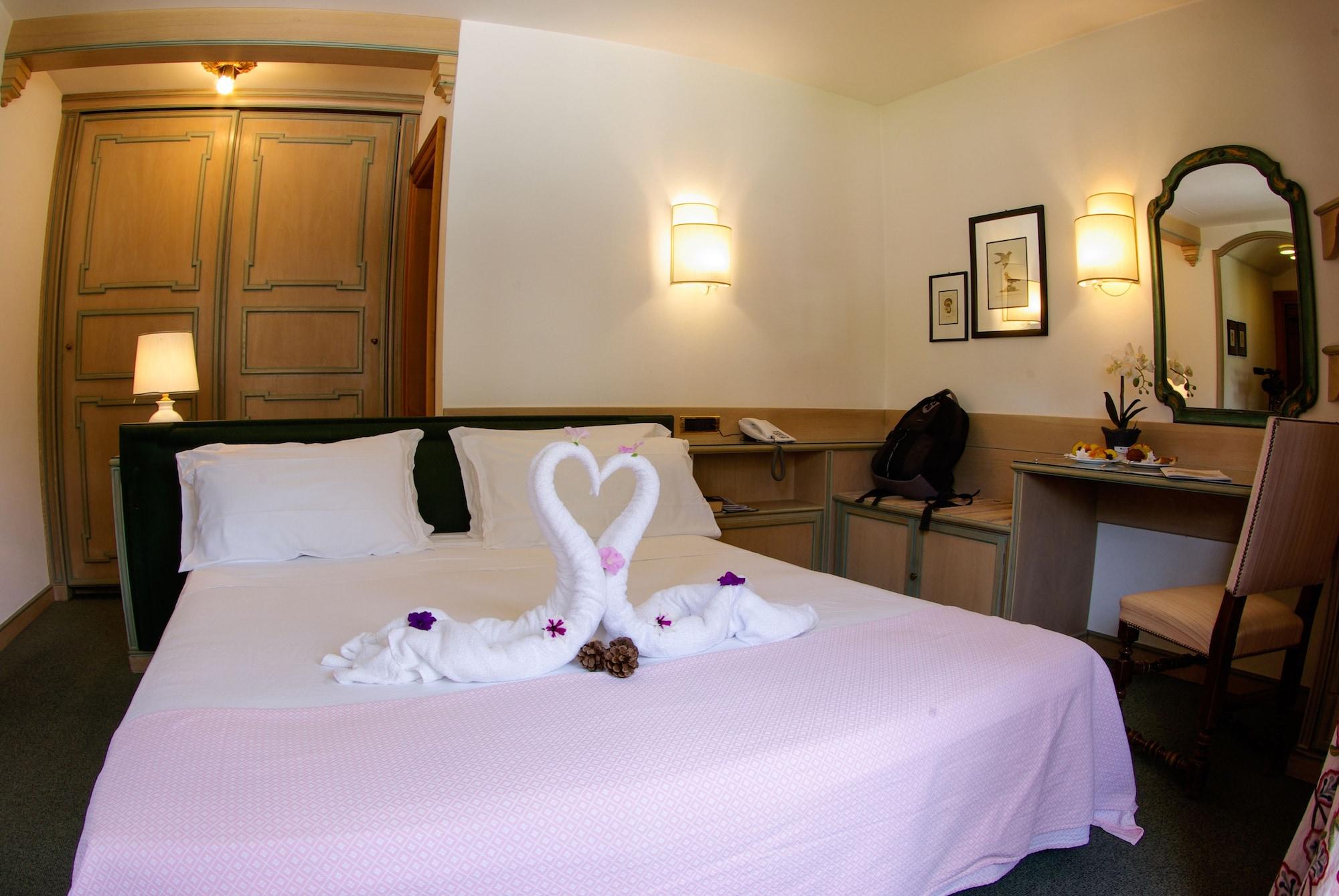 Hotel Capannina Cortina d'Ampezzo Buitenkant foto