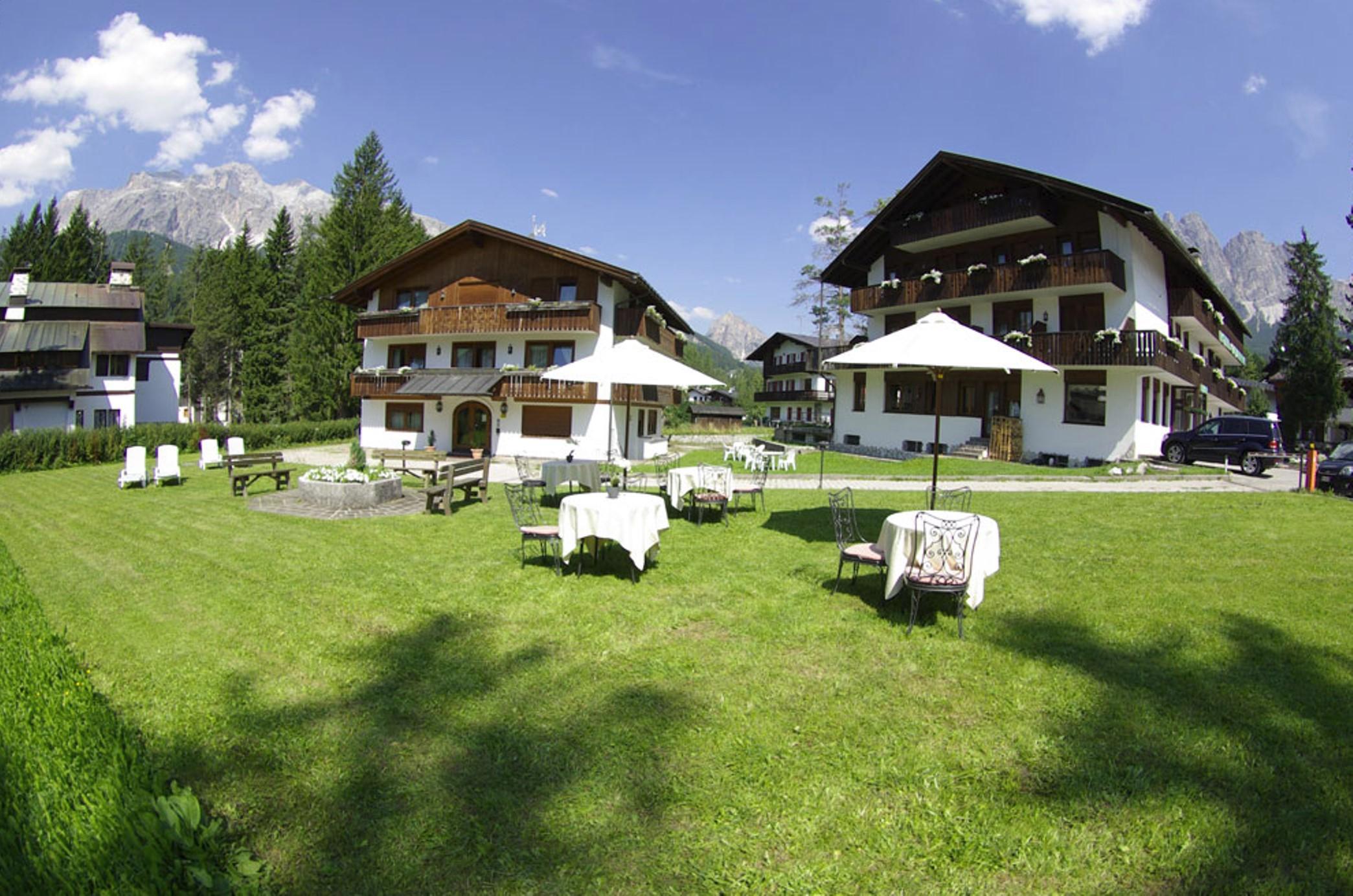 Hotel Capannina Cortina d'Ampezzo Buitenkant foto