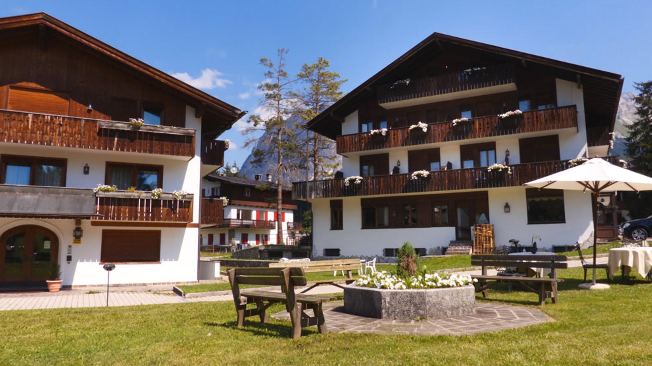 Hotel Capannina Cortina d'Ampezzo Buitenkant foto