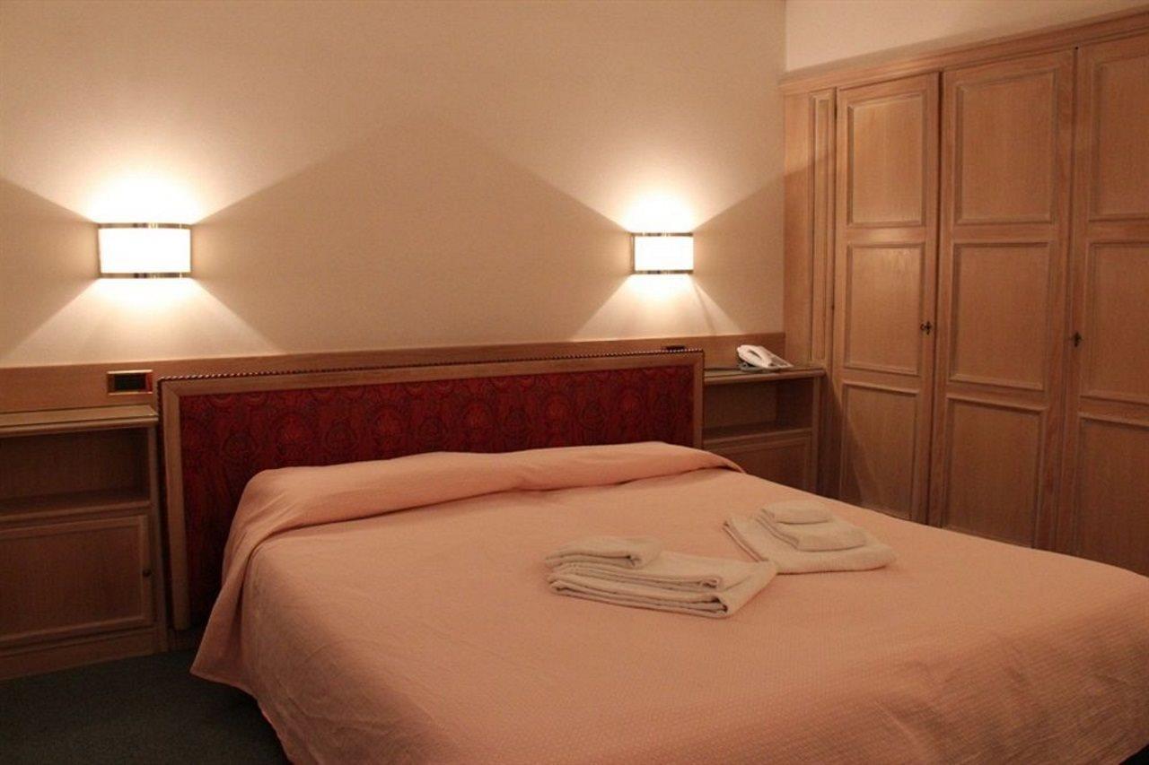 Hotel Capannina Cortina d'Ampezzo Buitenkant foto