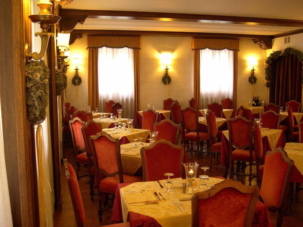Hotel Capannina Cortina d'Ampezzo Buitenkant foto