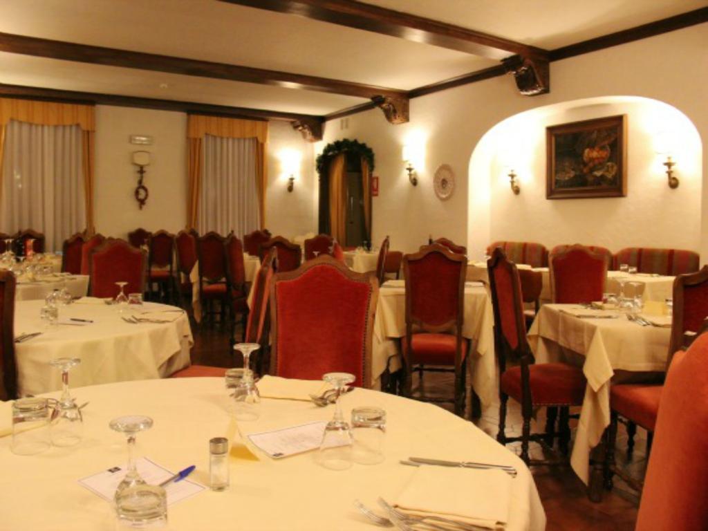 Hotel Capannina Cortina d'Ampezzo Buitenkant foto