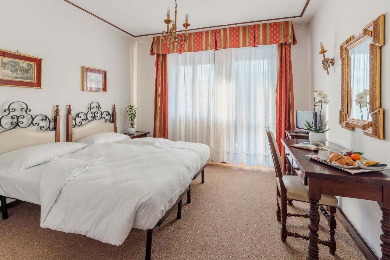 Hotel Capannina Cortina d'Ampezzo Buitenkant foto