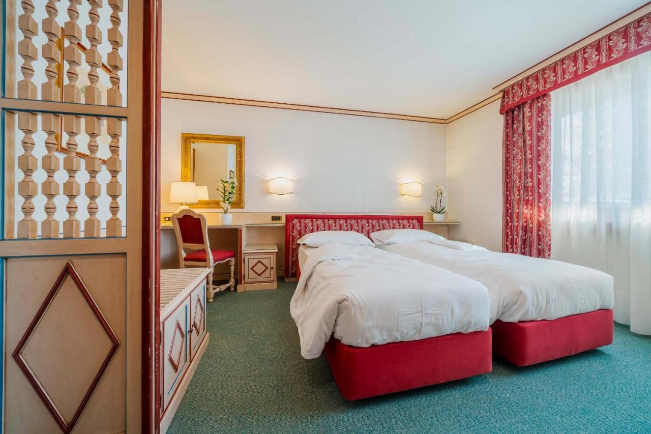 Hotel Capannina Cortina d'Ampezzo Buitenkant foto
