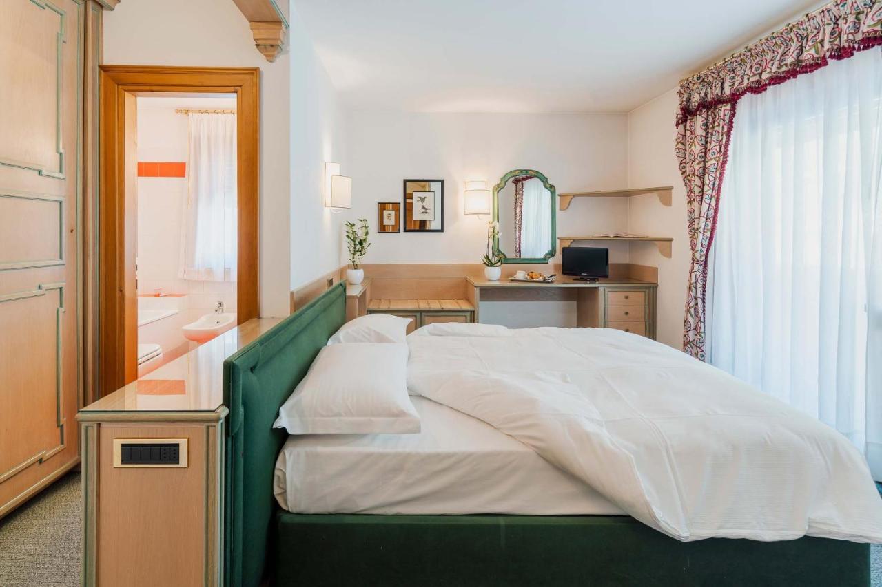 Hotel Capannina Cortina d'Ampezzo Buitenkant foto
